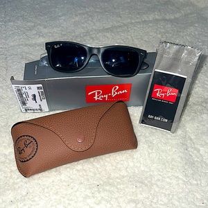 Ray-Ban New Wayfarer Polarized Black Sunglasses